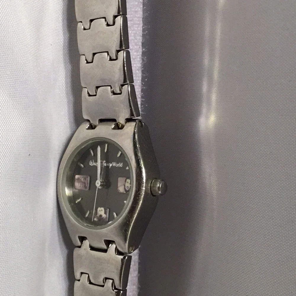 Disney WORKING VINTAGE MILLENNIAL LADIES WRISTWATCH MIKEY, THE‎ MAN THE MOUSE